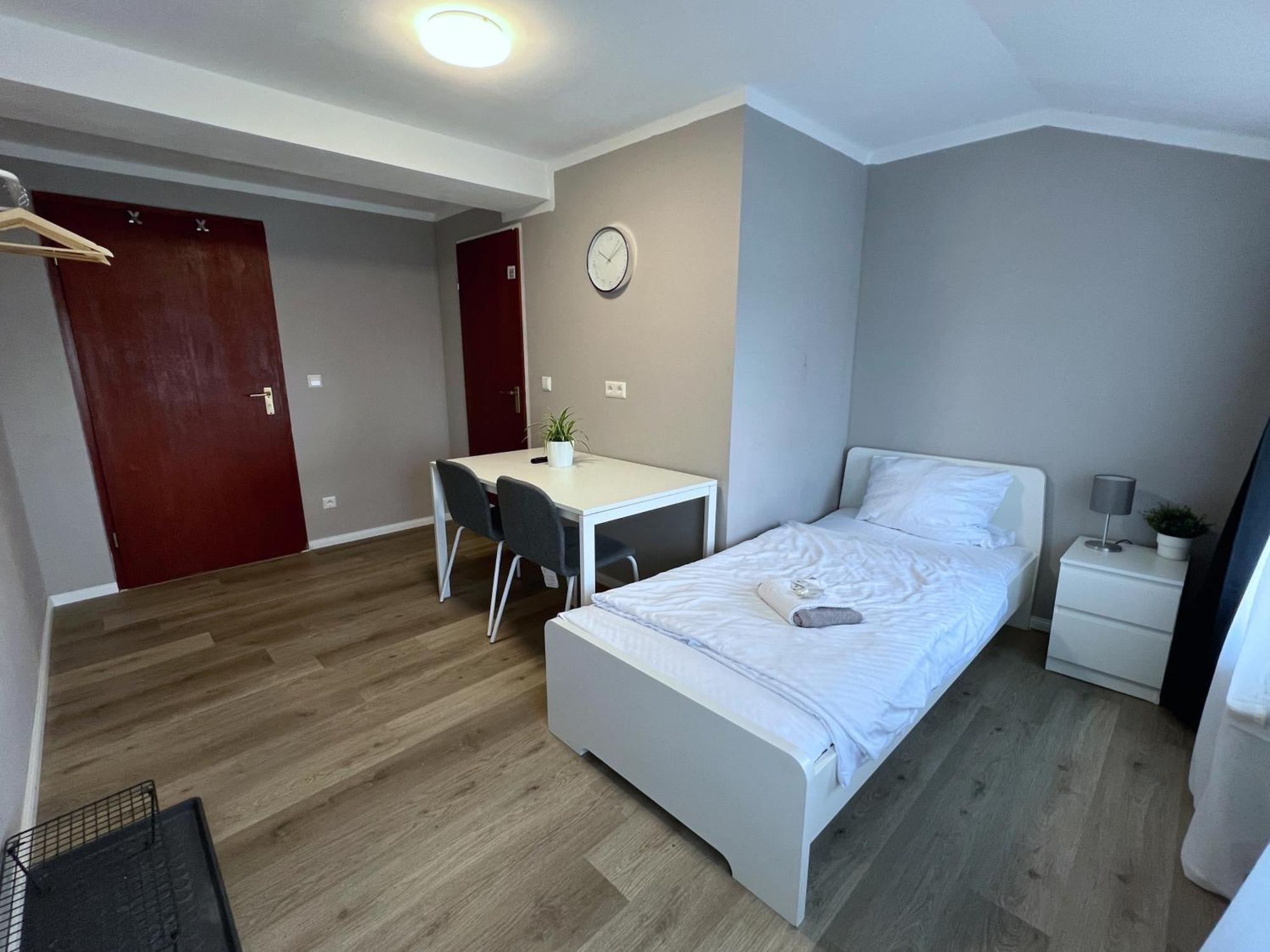 Mythos Hotel Ораниенбург Экстерьер фото